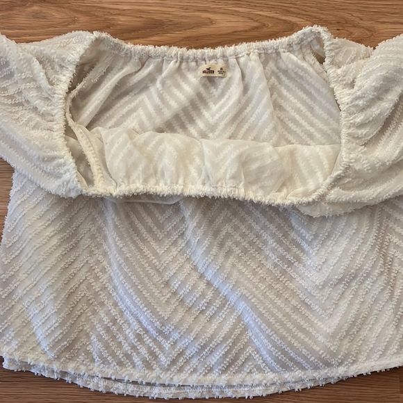 Hollister white off the shoulder top size XS - Picture 5 of 7